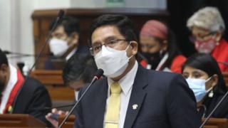 Sobrino de legislador de Perú Libre finge ser trabajador del Congreso 