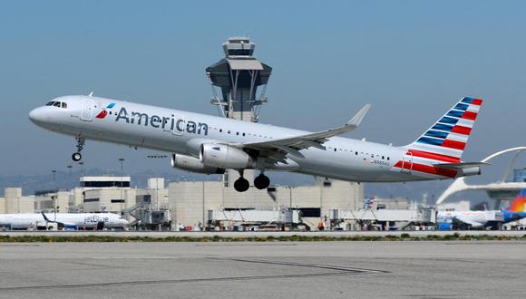 Las aerolíneas reclamaron que se suprima el actual requisito de presentar un test negativo de COVID-19 realizado un día antes de viajar a EE.UU. para alentar la recuperación económica de la industria turística y de viajes. (Foto: Mike Blake / Reuters)