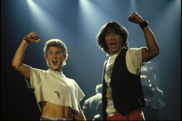 "Bill and Ted's Excellent Adventure" (1989) - Reeves en su primer rol que lo hizo reconocido. En la cinta el actor es Ted, futuro salvador de la humanidad que corre peligro de reprobar una asignación escolar. Felizmente tiene disponible una máquina del tiempo.  (Foto: Orion Pictures)