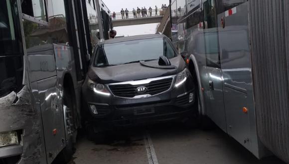 ATU se pronuncia sobre siniestro vehicular ocurrido en la avenida Túpac Amaru. (Foto: @_cesargiuliano/Twitter)