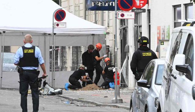 La explosión dañó la fachada del edificio, situado en el barrio de Nørrebro. El ataque no dejó heridos. (Foto: AFP)