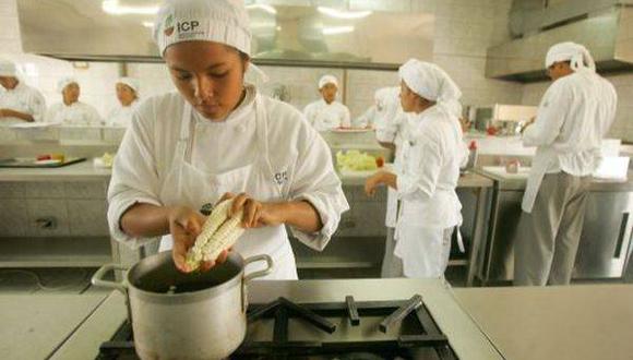 Jóvenes limeños podrán acceder a cursos de gastronomía