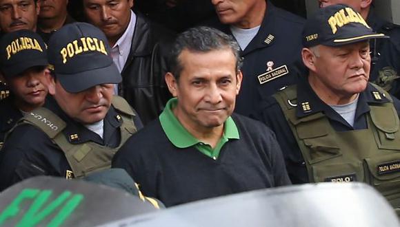 Ollanta Humala recibió a la Comisión de Fiscalización en la Diroes. Pero solo emitió una declaración y no respondió preguntas. (Foto: EFE)
