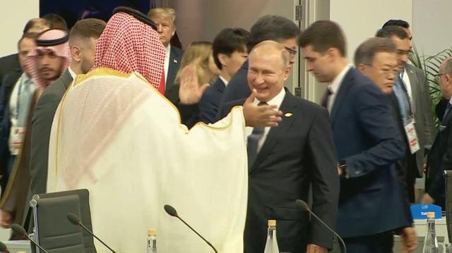 G20: El alegre saludo entre Putin y Bin Salman
