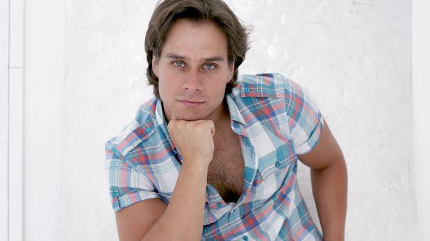 Miguel Arce en tráiler de filme "Locas y atrapadas"