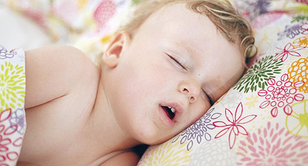 Entérate una de las razones por las que un pequeño ronca al dormir. (Foto: IStock)