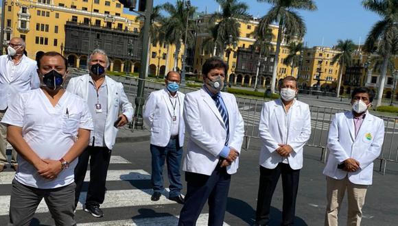 El decano del Colegio Médico del Perú, Miguel Palacios Celis, indicó este miércoles que aún sigue vigente el pedido de renuncia del ministro de Salud, Víctor Zamora. (Foto: @hernanismo)