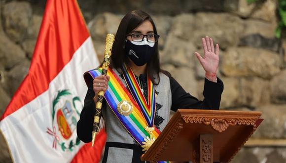 Romi Infantas, de 25 años, juró oficialmente como alcaldesa de Cusco tras el fallecimiento de Ricardo Valderrama por COVID-19. (Municipalidad Provincial del Cusco)
