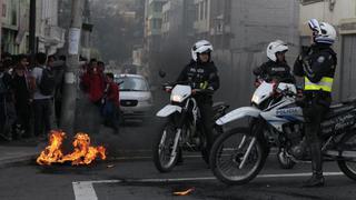 Ecuador: Marcha contra Correa dejó 15 policías heridos