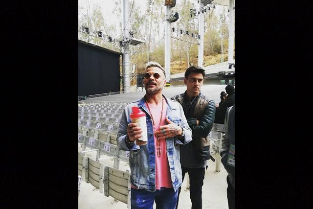 Pedro Capó, ensayando para su presentación en Viña 2020.