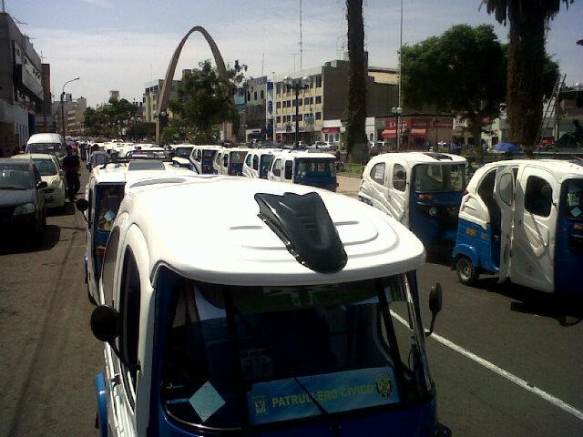 Mototaxistas marcharon para pedir la reducción de multas - 2