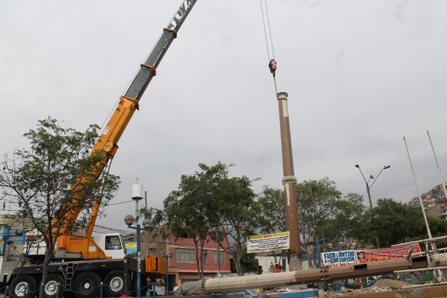 Villa María del Triunfo retiró antena de 30 metros de alto que había sido instalada en la plaza José Carlos mariátegui (Foto: Municipalidad de VMT)
