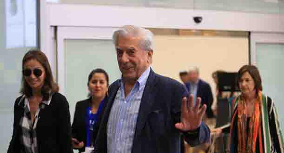 Mario Vargas Llosa llegó al Perú y se refirió a la emergencia que vive el país por las lluvias e inundaciones. (Foto: Agencia Andina)