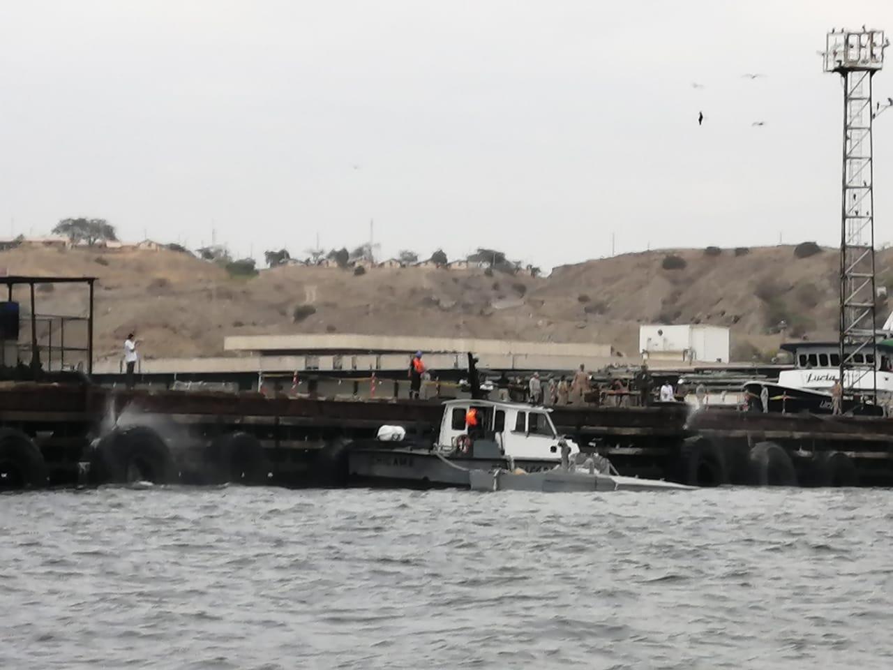 El narcosubmarino que fue detenido el último domingo a 178 millas de las costas de Talara, en Piura, con dos toneladas de droga arribó hoy a la estación naval. (Foto: Ralph Zapata)
