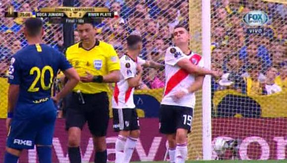 Rafael Santos Borré estuvo cerca de ser expulsado tras obsceno gesto en contra del árbitro | Foto: captura