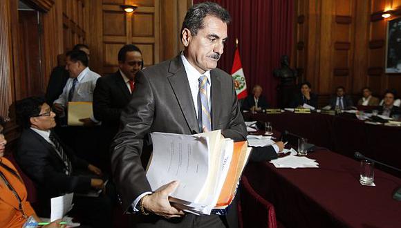 Comisión de Ética aprobó informe que pide suspender a Gagó