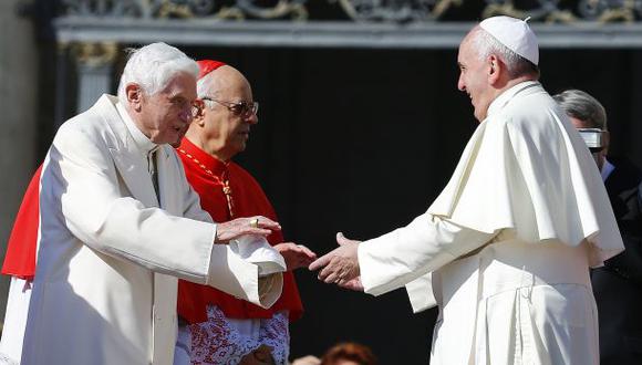 Francisco y Benedicto XVI juntos en reunión por los ancianos