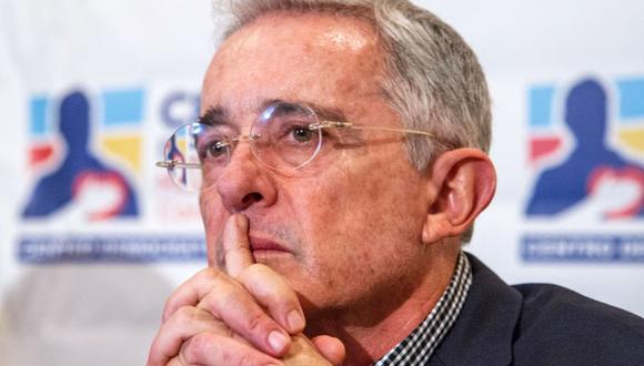 Colombia: Ordenan investigar a ex presidente Álvaro Uribe por manipulación de testigos. (Foto: EFE)