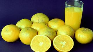 ¿Puede realmente el jugo de naranja evitar que uno se resfríe?