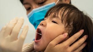 Las escuelas de Hong Kong cerrarán hasta el 2021 ante la cuarta ola de contagios de coronavirus