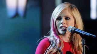 Avril Lavigne: la polémica reacción de la cantante ante la interrupción de un activista