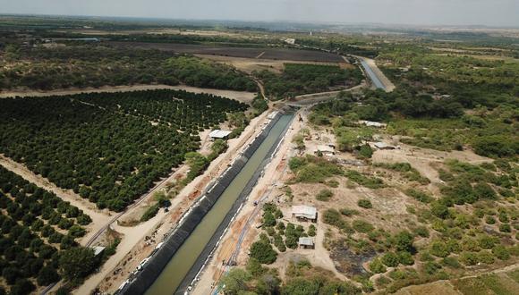 Esta mañana, el canal "Daniel Escobar" quedó plenamente operativa y viene desplazando el flujo de aguas hacia las plantas de tratamiento Curumuy y de Sullana, donde se realizan los trabajos de potabilización