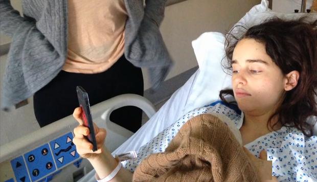 Unpublished images of the treatment that Emilia Clarke followed to combat the cerebral aneurysm that was detected a few years ago. (Photo: Video capture)
