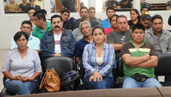 Elsa Malpartida, Nancy Obregón y otros procesados durante el inicio del juicio oral en la sala de audiencias del penal Ancón (Foto: Poder Judicial)