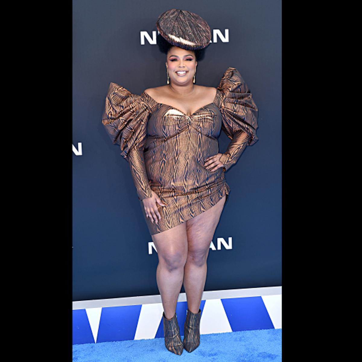 Foto: A cantora Lizzo misturou diferentes elementos em 3 looks