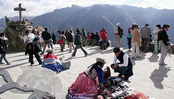 Pobladores bloquean ingreso a mirador del Colca