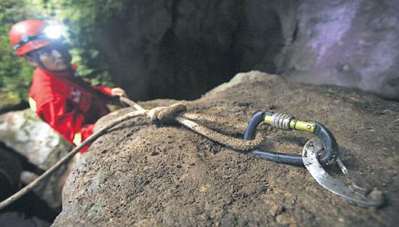 Rescate de español atrapado en una cueva se hace por tramos