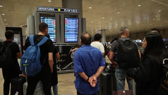 Debido a la situación de emergencia la mayoría de aerolíneas han cancelado los vuelos comerciales desde y hacia Israel. Esto ha llevado a que distintos gobiernos envíen aviones militares para evacuar a sus ciudadanos, el Perú no está en esa lista.