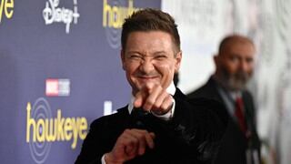 Cómo se rehabilita Jeremy Renner luego de terrible accidente