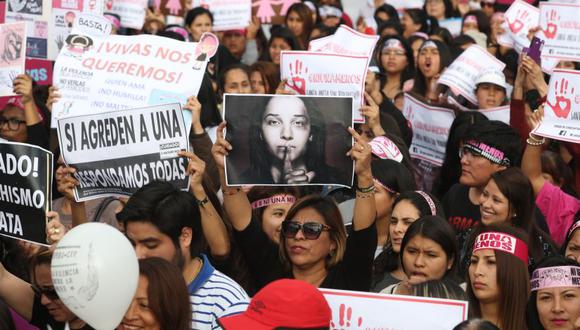 La marcha Ni Una Menos en el 2016 convocó a miles de ciudadanos, quienes alzaron su voz contra de la violencia  a la mujer.  [Foto: Alonso Chero]