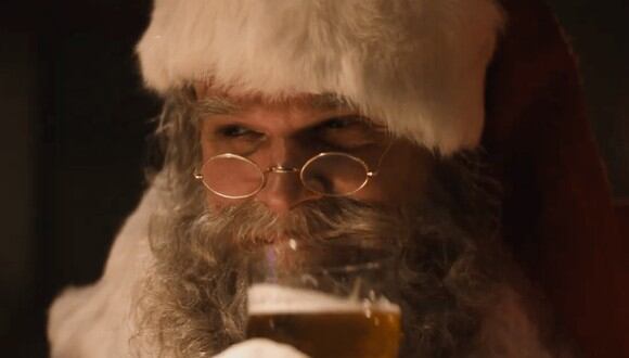 David Harbour como Santa Claus en "Noche sin paz" (Foto: Universal Pictures)