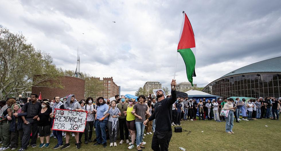 MIT Students Reclaim Pro-Palestinian Camp After Being Evicted