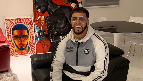 Anuel AA cumplió su sueño al comprarse un lujoso Bugatti y le pone su sello personal. (Foto: @anuel).