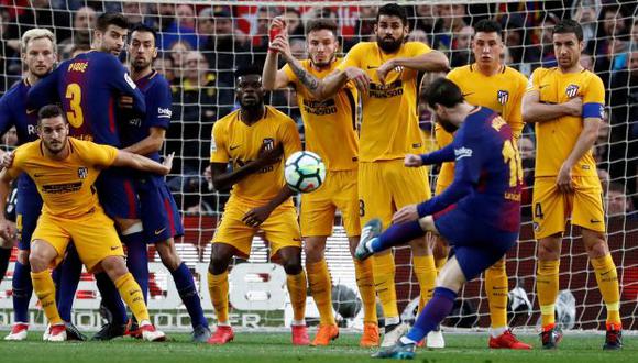 Lionel Messi ejecutando el tiro libre que le dio el triunfo al Barza. (Foto: Reuters)
