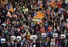 Cataluña ignora a España y espera insomne la hora del referéndum [FOTOS]