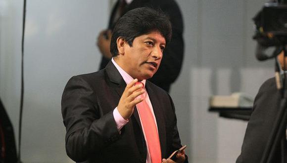 El congresista Josué Gutiérrez responde a los reclamos de la oposición (Foto: Germán Falcón / Archivo El Comercio).