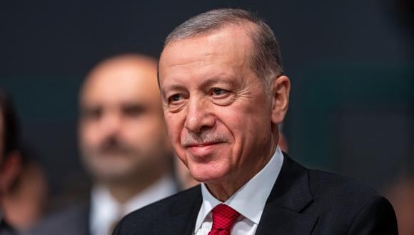 El presidente turco, Recep Tayyip Erdogan, asiste a la Conferencia de las Naciones Unidas sobre el Cambio Climático COP28, en Dubái, Emiratos Árabes Unidos, el 1 de diciembre de 2023. (Foto de EFE/EPA/MARTIN DIVISEK)
