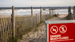 Joven muere ahogado en playa de Nueva York que estaba cerrada a bañistas por el coronavirus