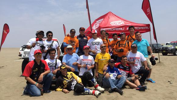 Las tripulaciones peruanas afinan los últimos detalles previos al arranque de la 40 edición del rally más extremo del mundo. (Foto: Carlos Moreyra)
