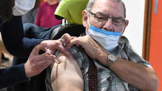 “Es vergonzoso”: Francia ha vacunado contra el coronavirus a solo 516 personas en una semana
