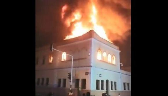 Protestas en Colombia: incendian el Palacio de Justicia de Tuluá. (TWITTER DIEGO MOLANO).