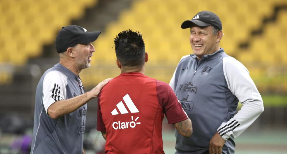 Juan Reynoso apostó por Cueva ante Japón pero el 10 aún no recupera su nivel. (Foto: Selección peruana)