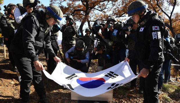 El ejército surcoreano depende en gran medida del reclutamiento. Realizar el servicio militar implica en muchos casos el despliegue en primera línea, en la frontera con el Norte. (Foto: EFE)