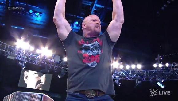 Stone Cold apareció en Raw por sus 25 años. (Foto: WWE)