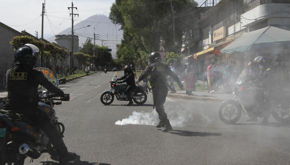 En el centro de Arequipa también se registraron más protestas. Comerciantes piden que se reabran galerías comerciales  (Foto: Leonardo Cuito)