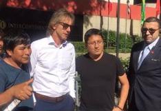 Selección peruana: Ricardo Gareca compartió con hinchas nacionales a las afueras del hotel | VIDEO